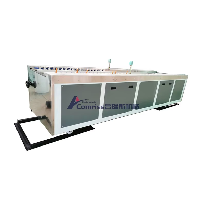 Was zeichnet die WPC-Terrassenprofilmaschine von Comrise aus?